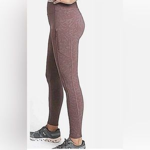 NWOT Athleta Rainier Reflective Printed Tight Smoked Almond Size XS